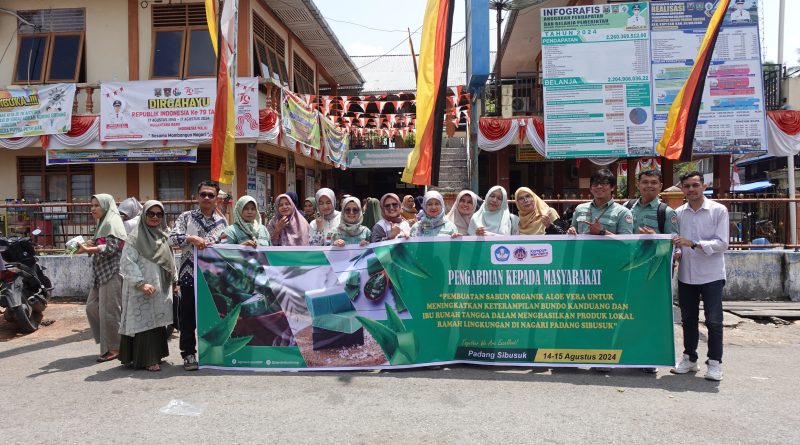 Inovasi Pengabdian Masyarakat Universitas Negeri Padang: Pemberdayaan Bundo Kanduang dan Ibu Rumah Tangga Melalui Pelatihan Sabun Aloe Vera